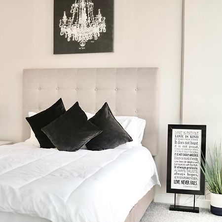 Luxury Boutique Condo In North Атланта Екстериор снимка