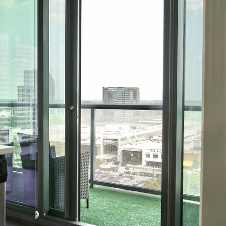 Luxury Boutique Condo In North Атланта Екстериор снимка