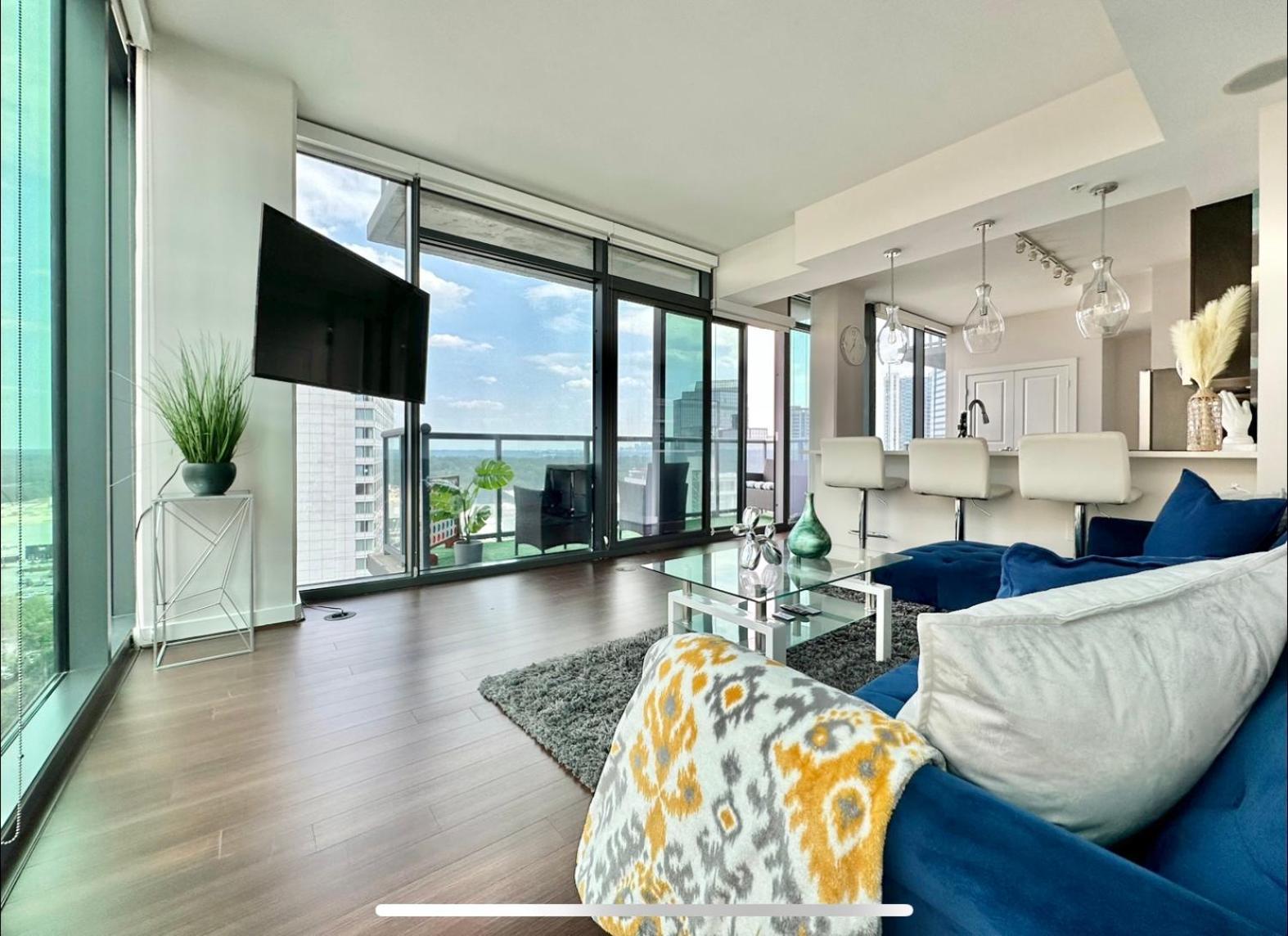 Luxury Boutique Condo In North Атланта Екстериор снимка